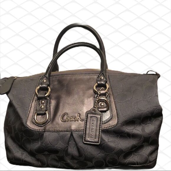 Coach purse!! Ashley style! Very nice! - Picture 4 of 13
